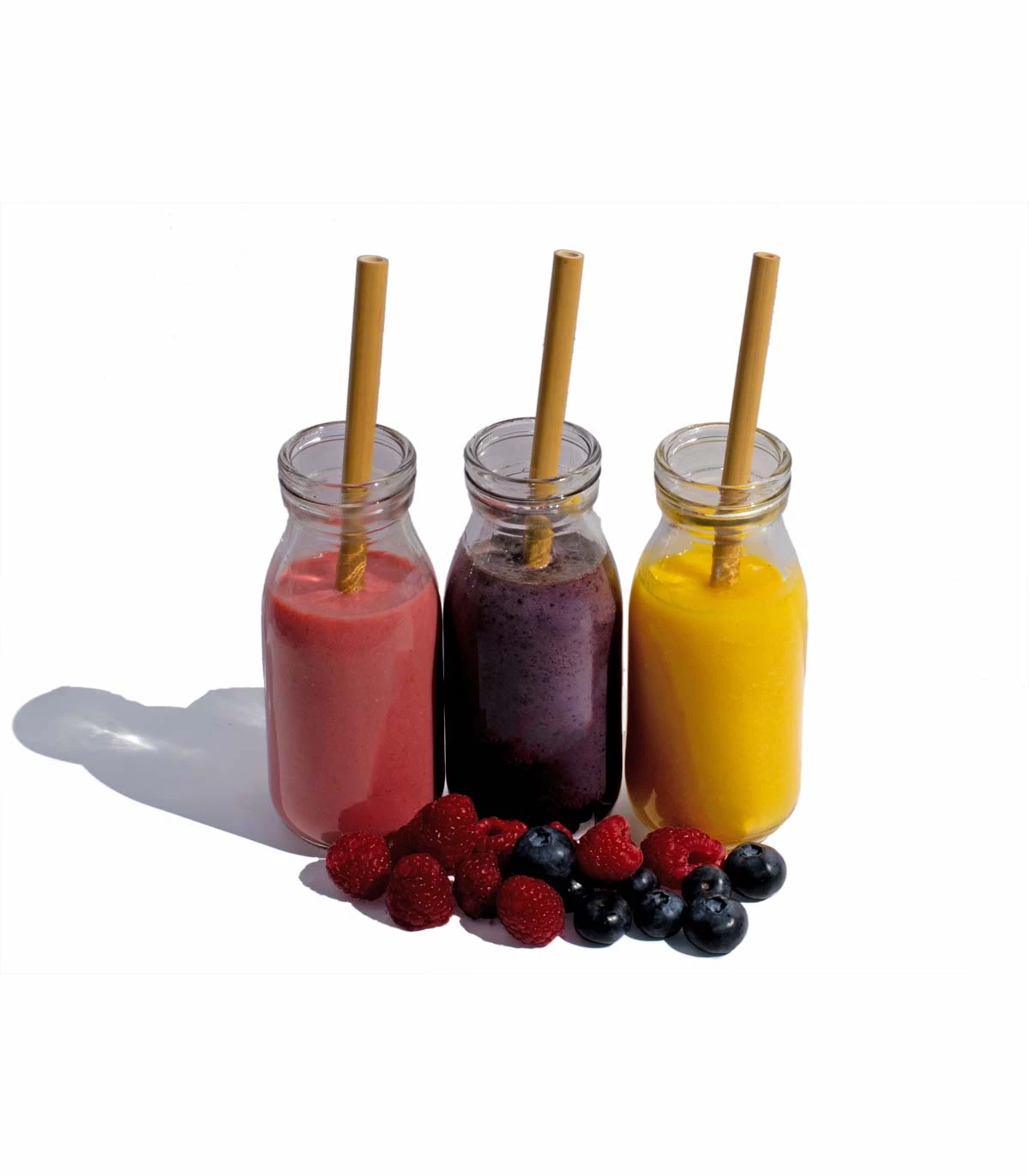 Brushes, bottles, glass straws - accessories for smoothies & juices