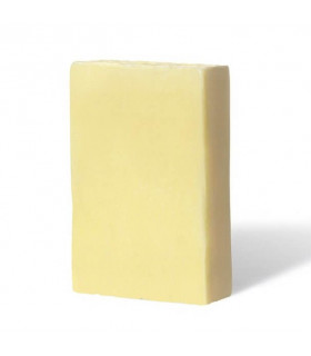 Savon solide bio PachamamaHuile démaquillante solide Pachamamaï ovale de couleur beige à base de calendula avec son emballage en
